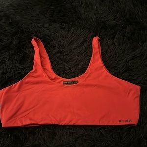 Red Elle reve bra